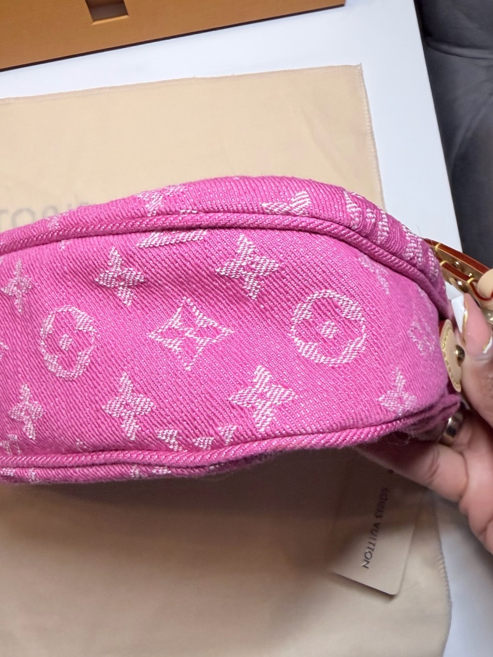 Louis Vuitton Monogram Denim Pochette Valley Fuchsia Pink - Picture 4 of 9